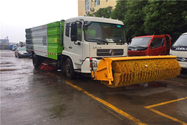 除雪滾刷掃路車