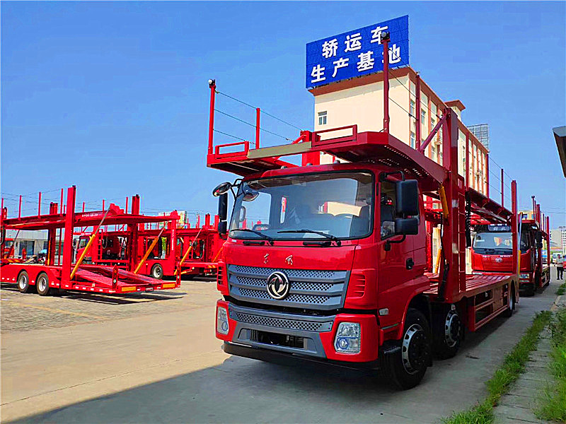 東風(fēng)小三軸轎運車